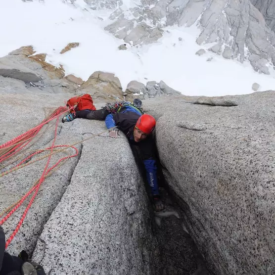 Jožo v druhej dĺžke za 6c+.