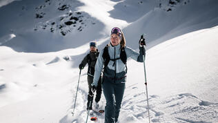 DB_8271_SKITOUR_LIGHT_WS2425_Axams_Max Draeger_MedRes_24