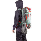 KOHLA_Alpinist_Pro_32L_people_01